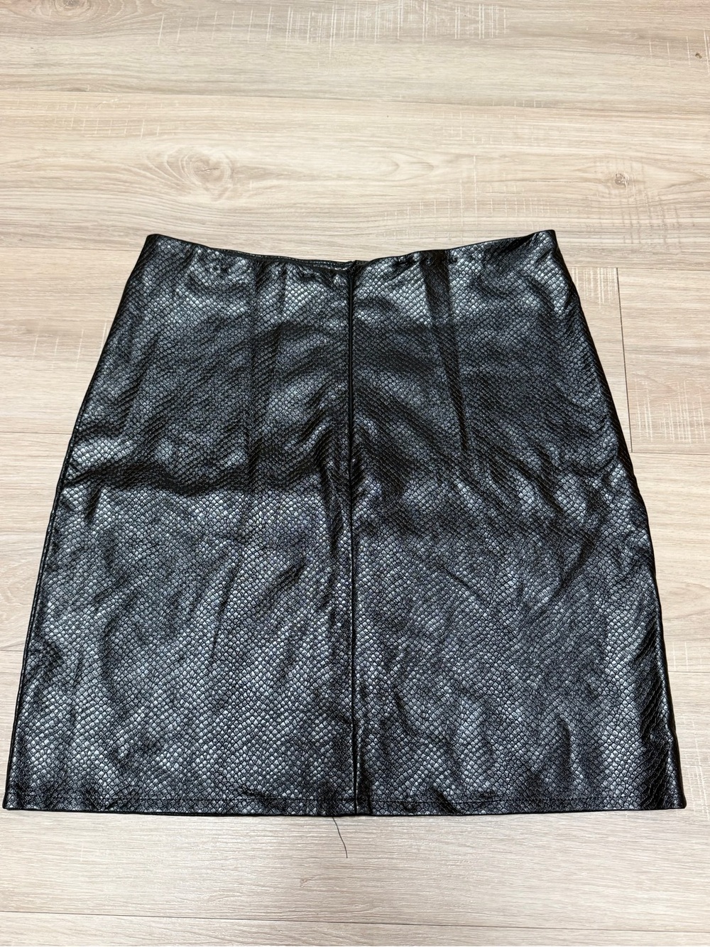 POSH Black Faux Leather Zip-Pocket Mini Skirt - Picture 7 of 8
